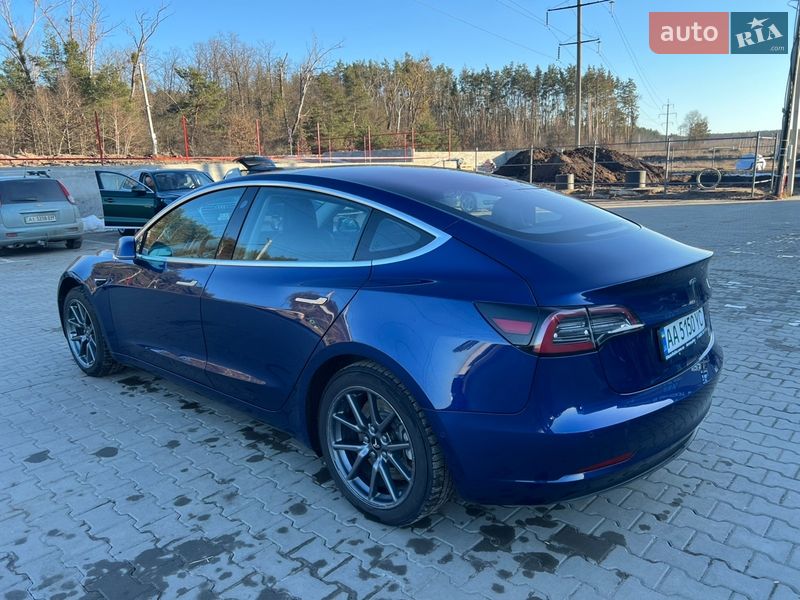 Седан Tesla Model 3 2018 в Ірпені
