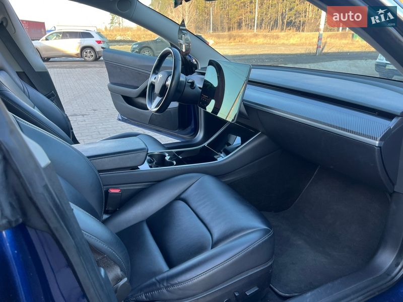 Седан Tesla Model 3 2018 в Ірпені
