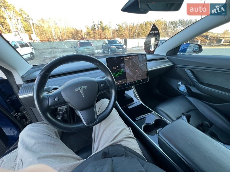Седан Tesla Model 3 2018 в Ірпені