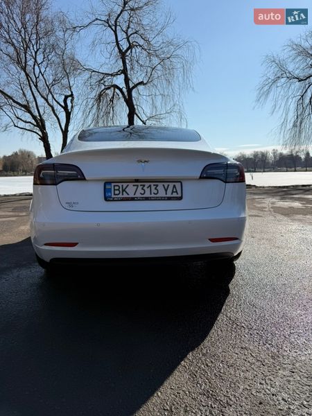 Седан Tesla Model 3 2020 в Рівному