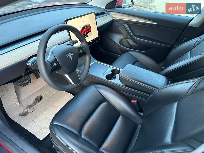 Седан Tesla Model 3 2022 в Ровно