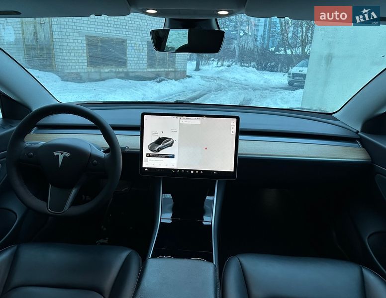 Седан Tesla Model 3 2019 в Ровно