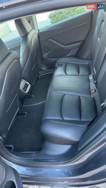 Седан Tesla Model 3 2023 в Самборі