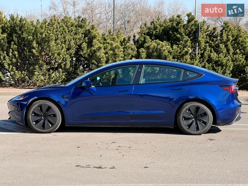 Седан Tesla Model 3 2024 в Киеве