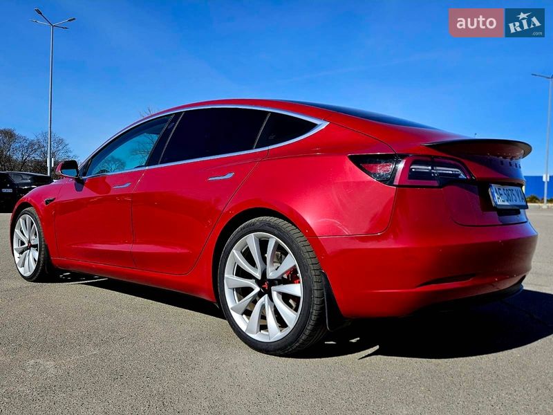 Седан Tesla Model 3 2018 в Дніпрі