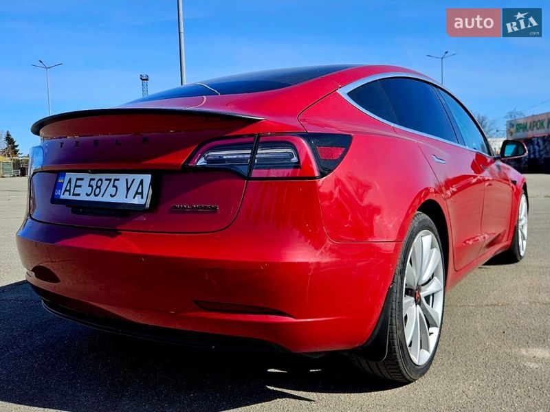 Седан Tesla Model 3 2018 в Дніпрі