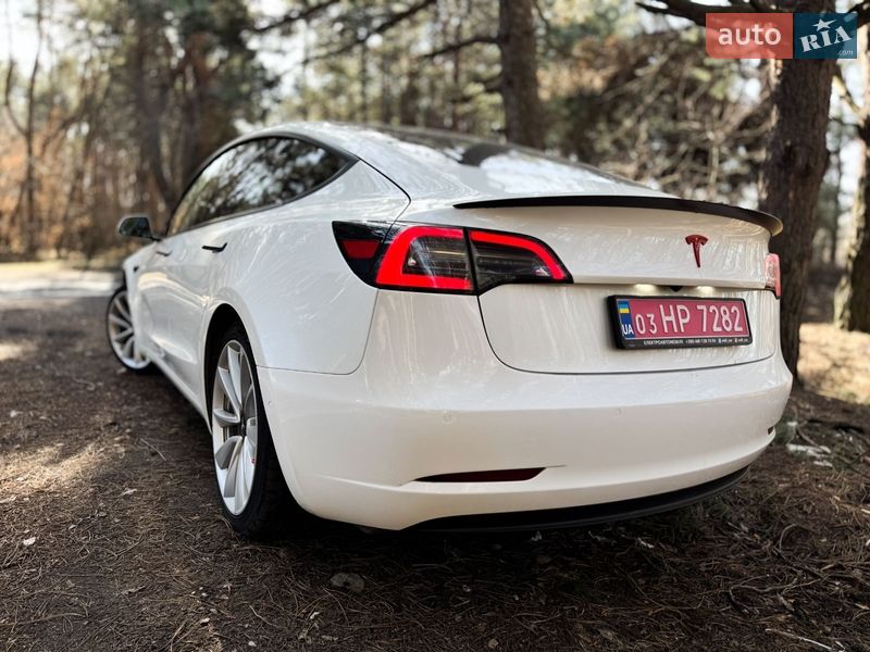 Седан Tesla Model 3 2019 в Запоріжжі