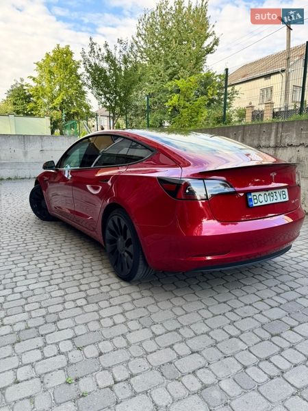 Седан Tesla Model 3 2021 в Львові