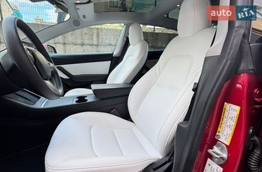 Седан Tesla Model 3 2021 в Львові