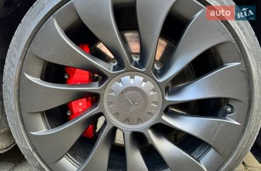 Седан Tesla Model 3 2021 в Львові