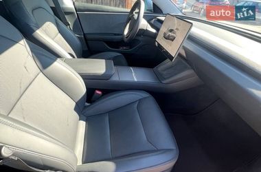 Седан Tesla Model 3 2024 в Черкассах