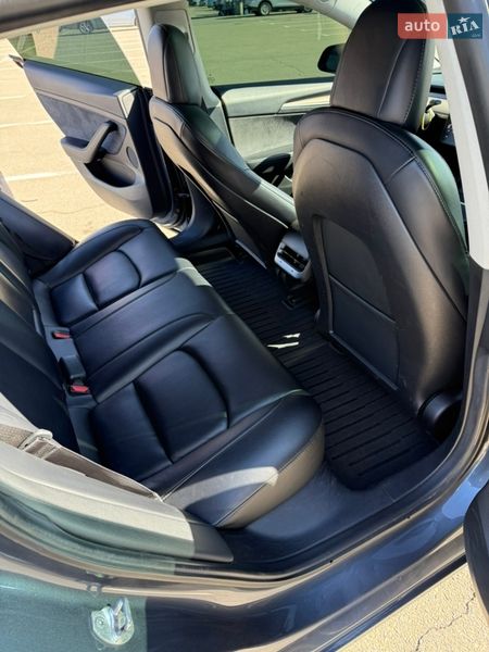 Седан Tesla Model 3 2022 в Кривому Розі