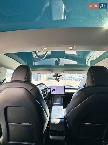 Седан Tesla Model 3 2020 в Кременчуці