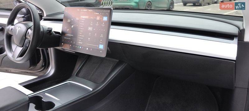 Седан Tesla Model 3 2021 в Одессе