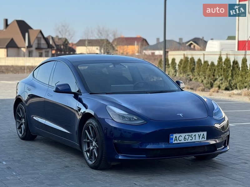 Седан Tesla Model 3 2022 в Луцке