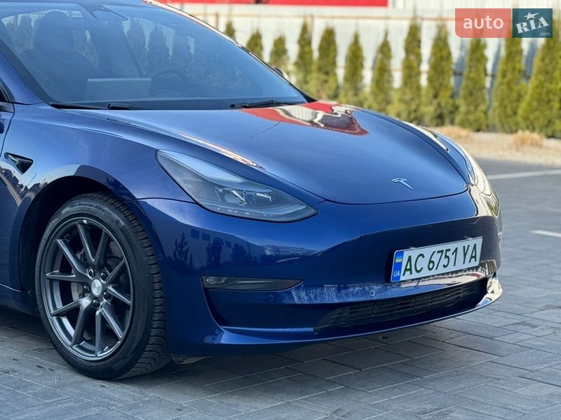 Седан Tesla Model 3 2022 в Луцке