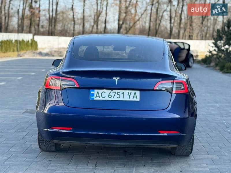 Седан Tesla Model 3 2022 в Луцке