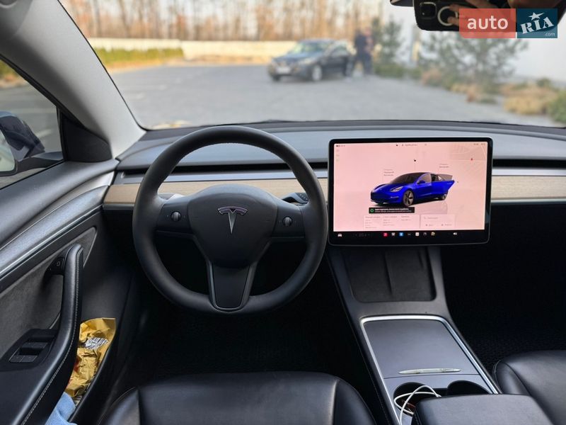 Седан Tesla Model 3 2022 в Луцке