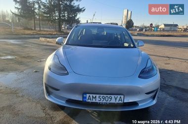 Седан Tesla Model 3 2018 в Житомире