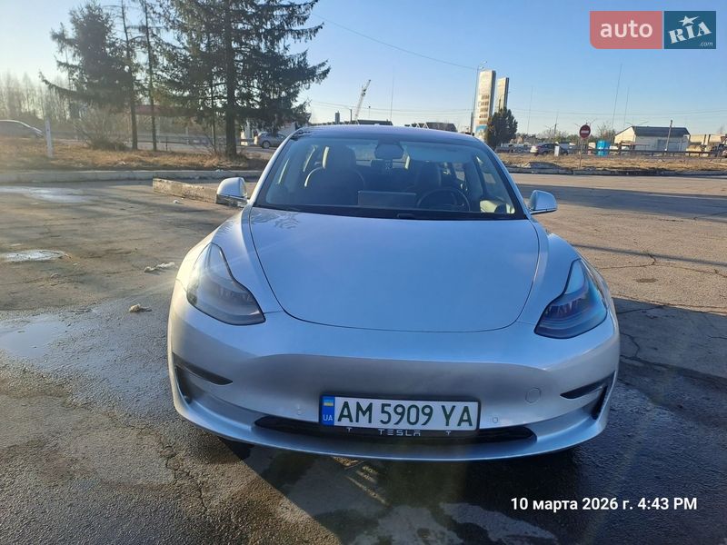 Седан Tesla Model 3 2018 в Житомире