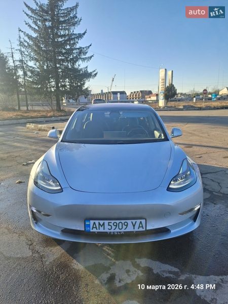 Седан Tesla Model 3 2018 в Житомире