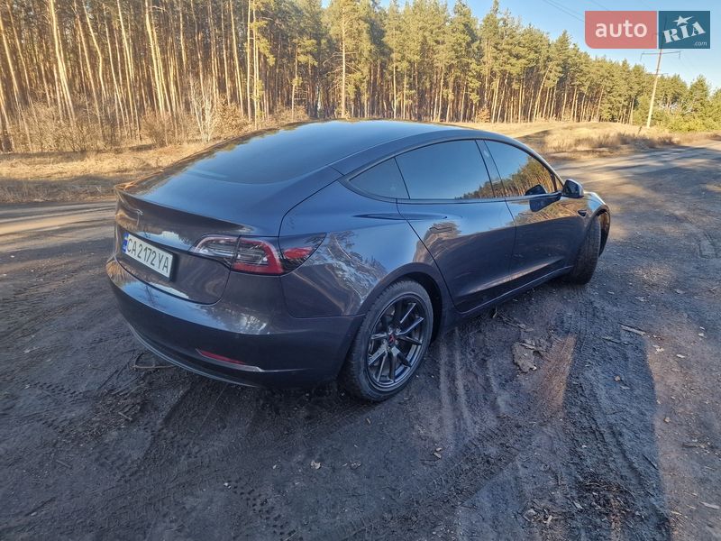 Седан Tesla Model 3 2021 в Черкассах