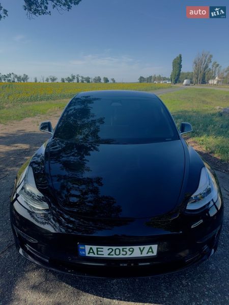 Седан Tesla Model 3 2019 в Дніпрі
