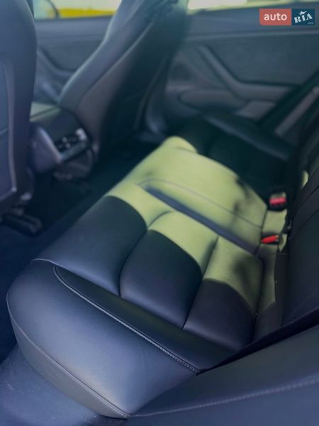 Седан Tesla Model 3 2019 в Дніпрі