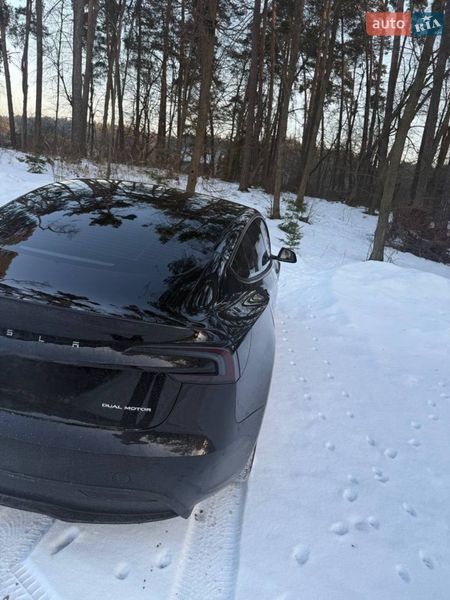 Седан Tesla Model 3 2024 в Львове