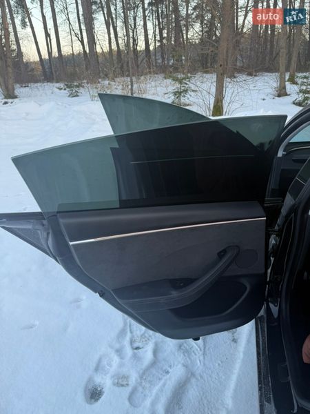 Седан Tesla Model 3 2024 в Львове