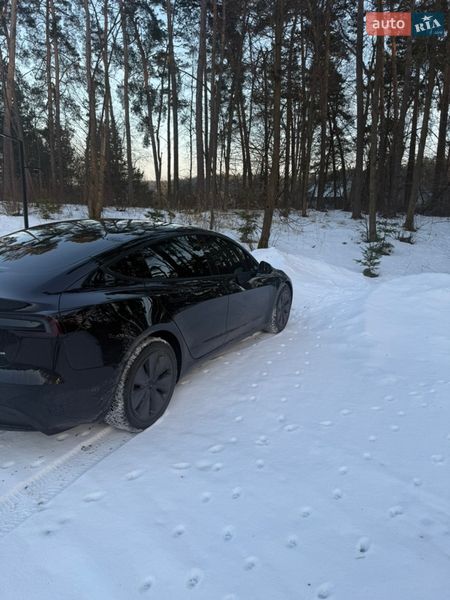Седан Tesla Model 3 2024 в Львове