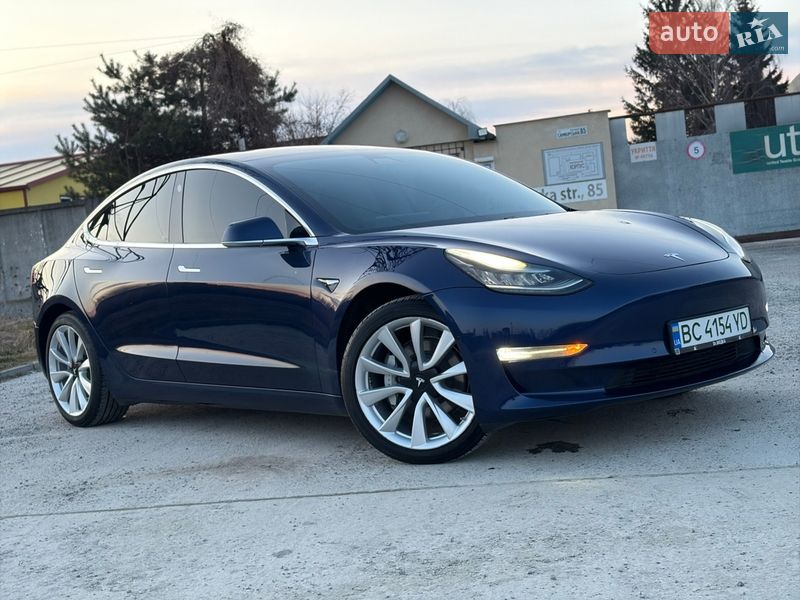 Седан Tesla Model 3 2018 в Дрогобыче