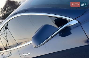 Седан Tesla Model 3 2018 в Дрогобыче