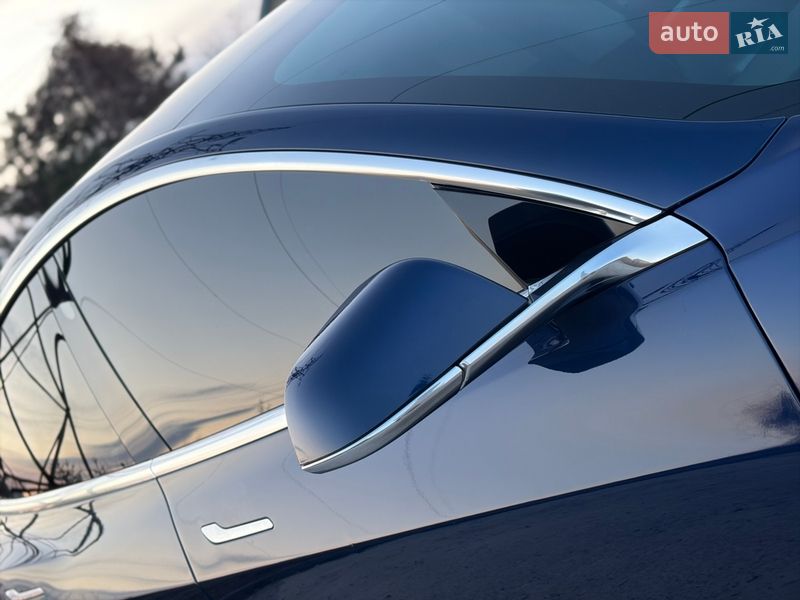 Седан Tesla Model 3 2018 в Дрогобыче