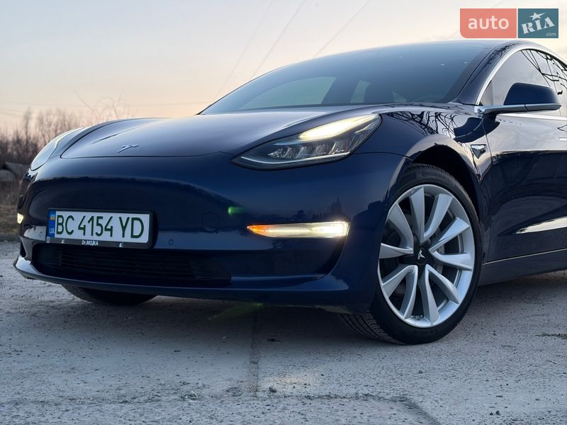 Седан Tesla Model 3 2018 в Дрогобыче