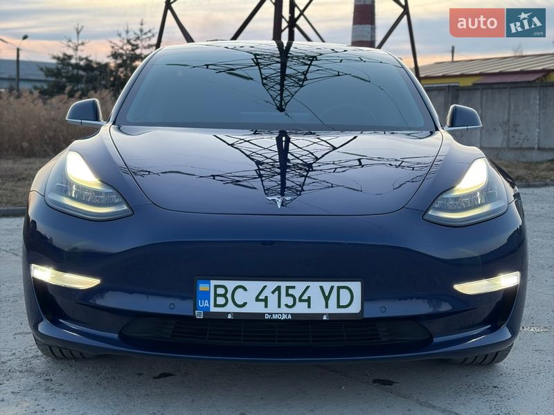 Седан Tesla Model 3 2018 в Дрогобыче