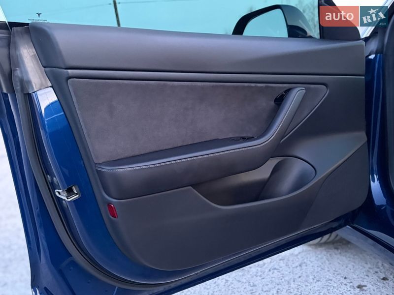 Седан Tesla Model 3 2018 в Дрогобыче