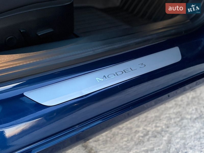 Седан Tesla Model 3 2018 в Дрогобыче