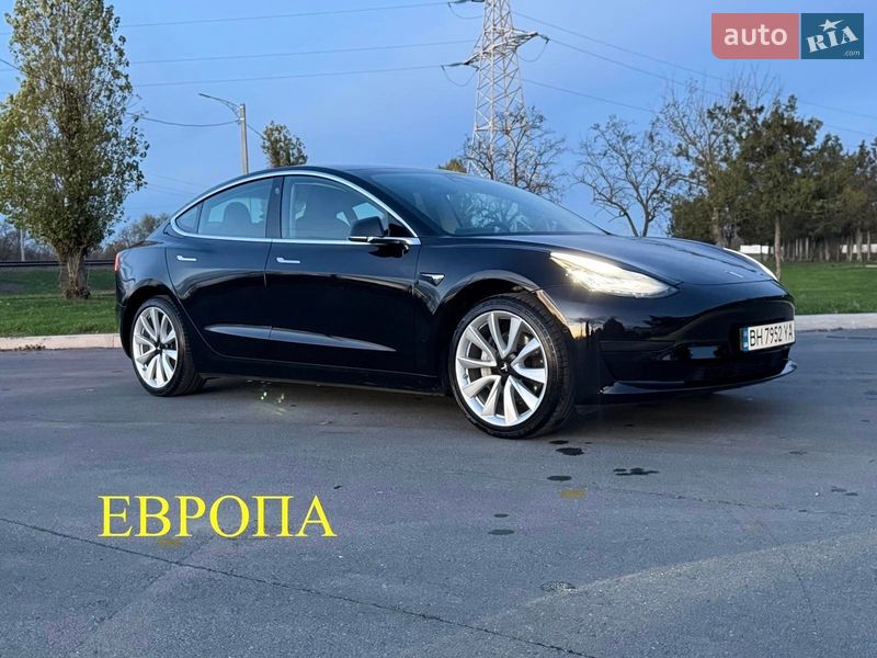 Седан Tesla Model 3 2019 в Ізмаїлі