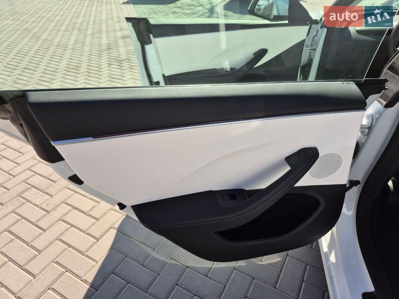 Седан Tesla Model 3 2025 в Кропивницькому фото 24 Седан Tesla Model 3 2025 в Кропивницькому
