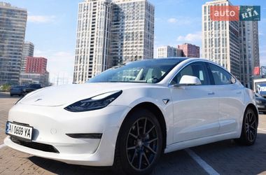 Седан Tesla Model 3 2019 в Киеве