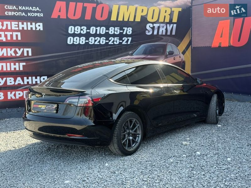 Седан Tesla Model 3 2023 в Стрые