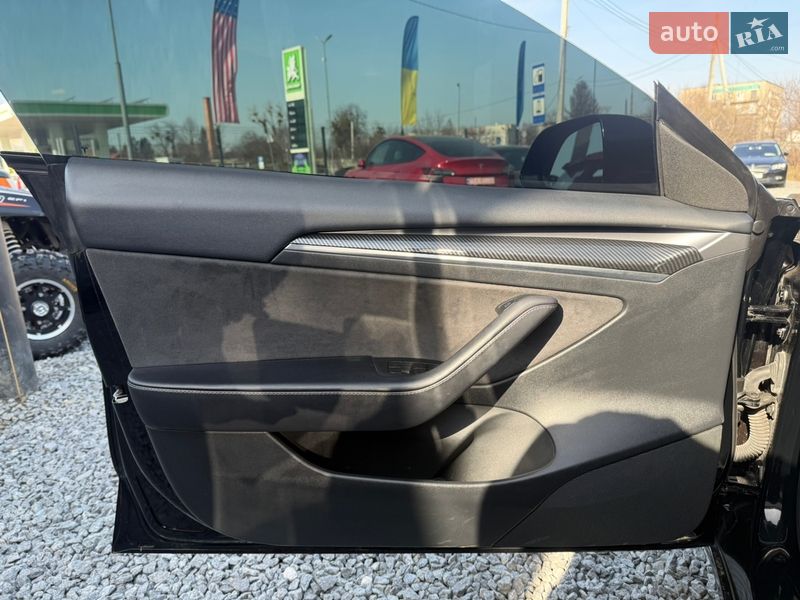 Седан Tesla Model 3 2023 в Стрые