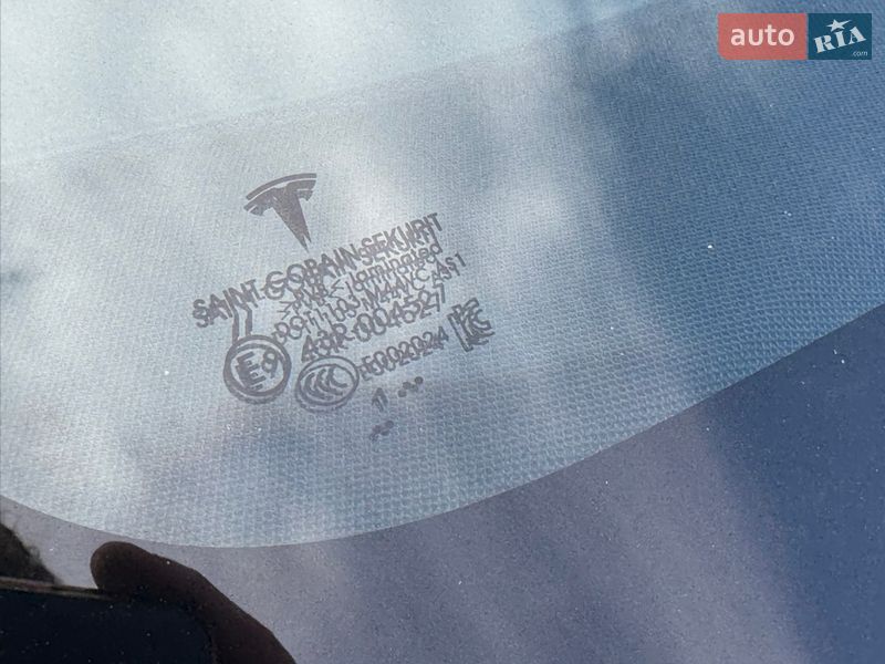 Седан Tesla Model 3 2019 в Луцьку