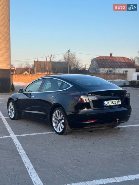 Седан Tesla Model 3 2020 в Дубно