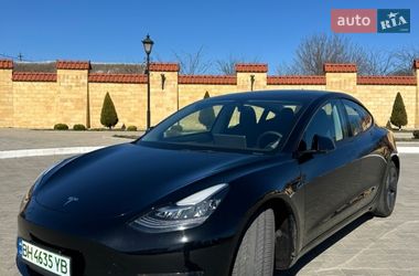 Седан Tesla Model 3 2022 в Измаиле
