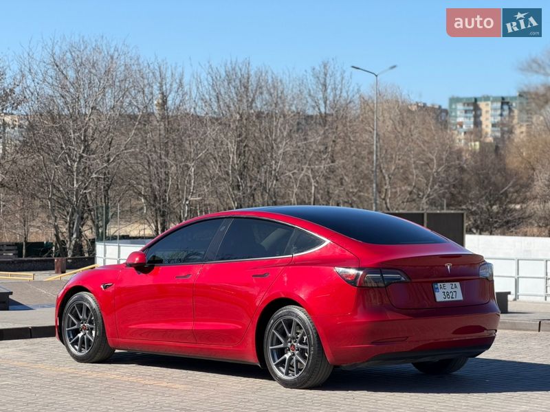 Седан Tesla Model 3 2023 в Каменском