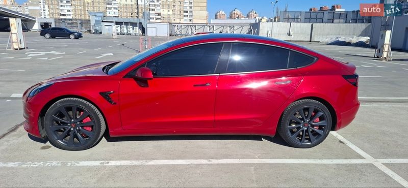 Седан Tesla Model 3 2021 в Киеве