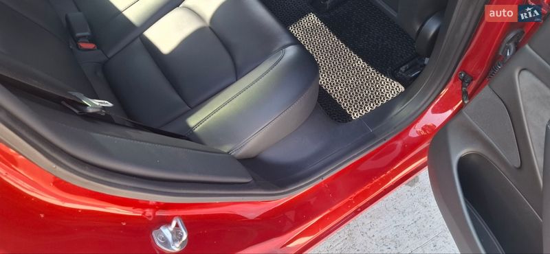 Седан Tesla Model 3 2021 в Киеве