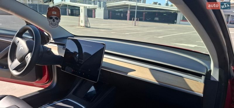 Седан Tesla Model 3 2021 в Киеве